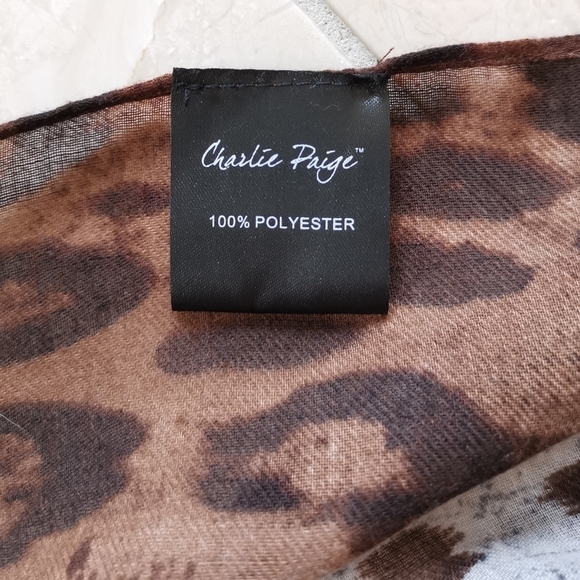 Nwot Large scarf shawl animal print Charlie Paige - Picture 2 of 4